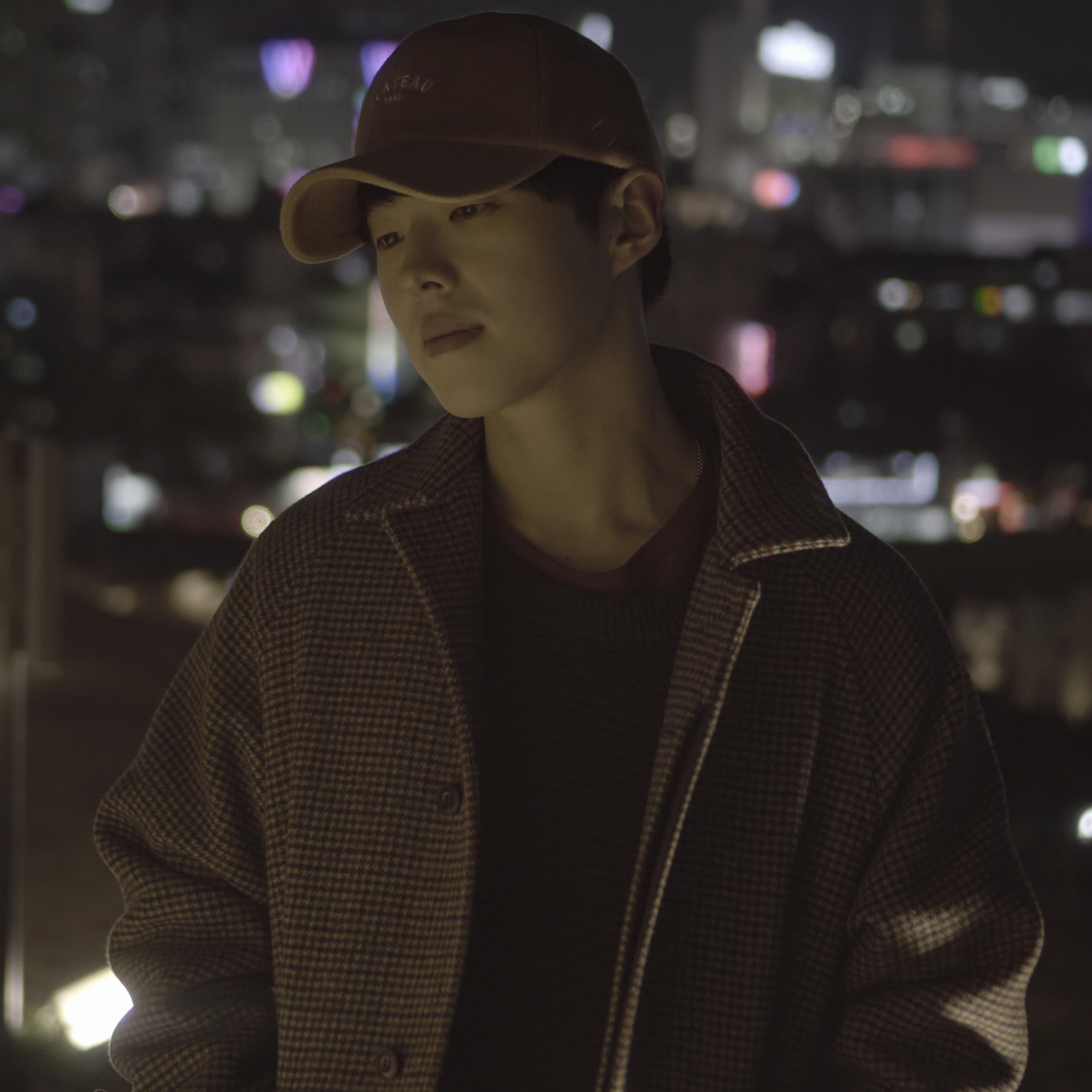 감성의 색과 선, 문희뫼 작가의 세계를 탐험하다