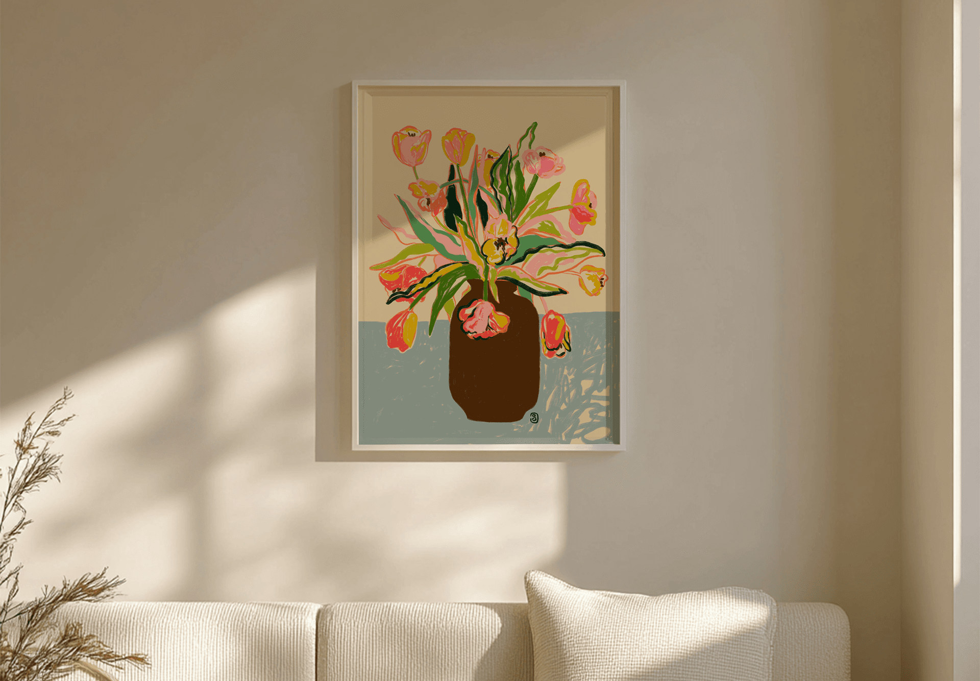 tulips 포스터가 걸린 거실 인테리어