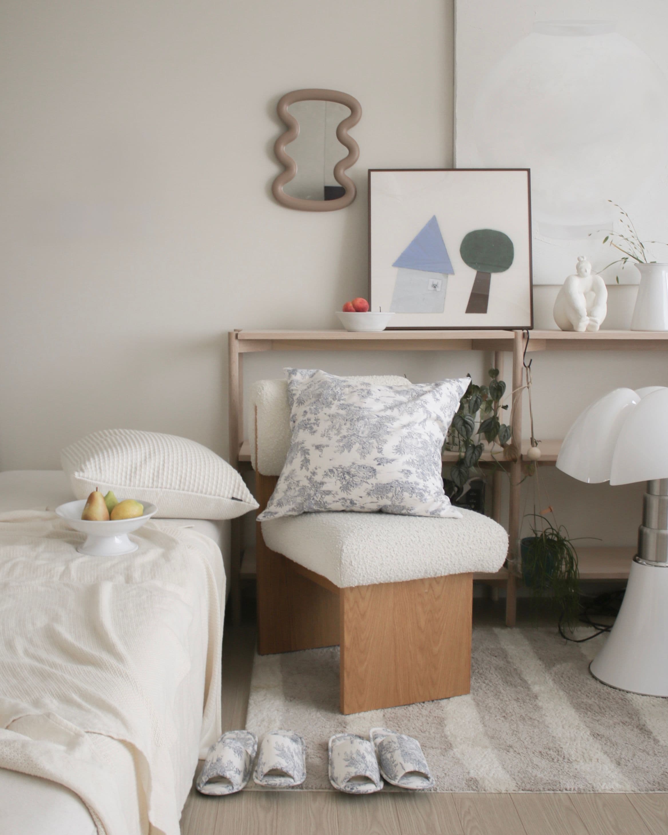 강풍 포스터 거실 인테리어 사진