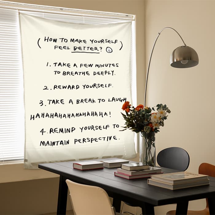 패브릭 포스터 vs 인테리어 액자, 집 꾸미기의 선택은?